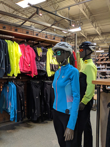 Camping Store «REI», reviews and photos, 970 W Eisenhower Pkwy, Ann Arbor, MI 48103, USA