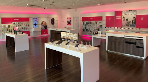 Cell Phone Store «T-Mobile», reviews and photos, 6351 Mayfield Rd, Mayfield Heights, OH 44124, USA