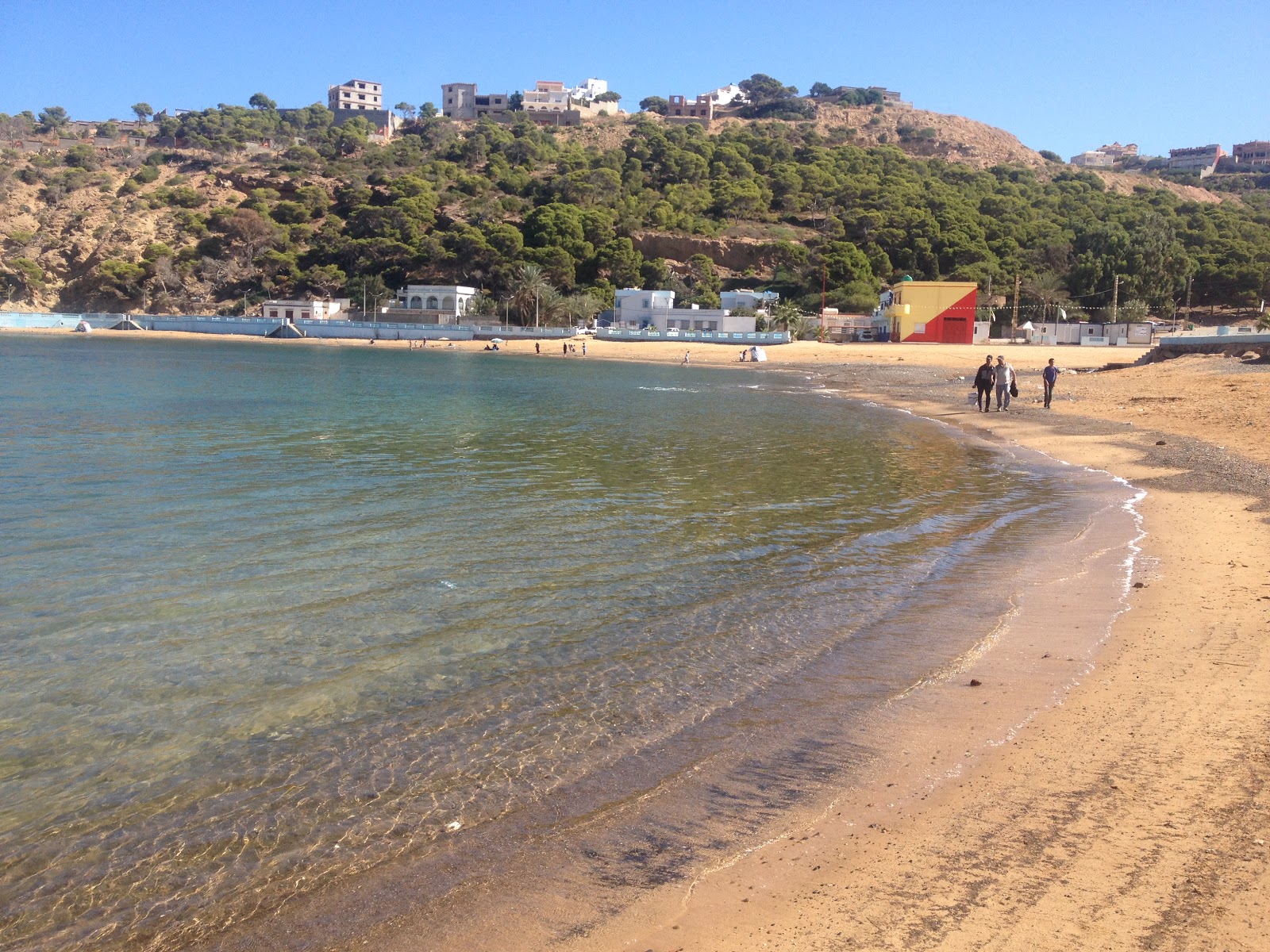 Foto av Plage Tafsout med kevyt hiekka ja kivi yta