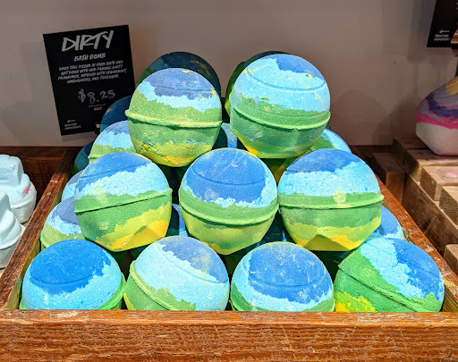 Cosmetics Store «lush fresh handmade cosmetics», reviews and photos, 9090 Destiny USA Dr, Syracuse, NY 13290, USA