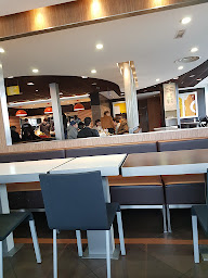 Photo n°100 de McDonald's à Saint-Priest-en-Jarez ()