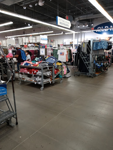 Clothing Store «Old Navy», reviews and photos, 15661 S Apopka Vineland Rd, Orlando, FL 32821, USA
