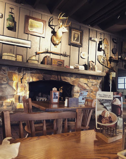 American Restaurant «Cracker Barrel Old Country Store», reviews and photos, 2393 Pacer Ct NW, Corydon, IN 47112, USA