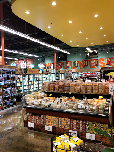 Grocery Store «Whole Foods Market», reviews and photos, 7871 Santa Monica Blvd, West Hollywood, CA 90046, USA