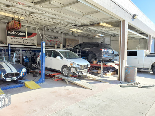 Auto Body Shop «GARYS AUTO COLLISION CENTER», reviews and photos, 24247 Railroad Ave, Newhall, CA 91321, USA