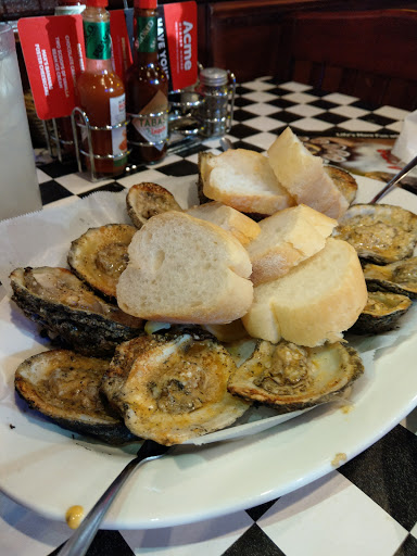 Shopping Mall «Acadian Village Shopping Center», reviews and photos, 3535 Perkins Rd, Baton Rouge, LA 70808, USA