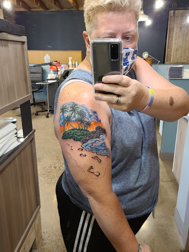 Tattoo Shop «Mothers Tattoo & Body Piercing», reviews and photos, 3625 Dixie Hwy, Elsmere, KY 41018, USA