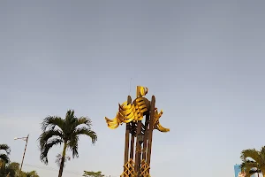 Monumen Pahlawan Nasional K.H.Z Musthafa Sukamanah image