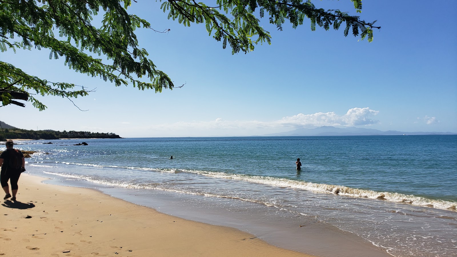 Photo of Sea Glass beach with partly clean level of cleanliness