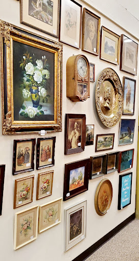 Antique Store «M & M Antiques & Collectibles», reviews and photos, 123 N Lewis St, Monroe, WA 98272, USA