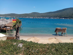 La Blanche Island Plaji'in fotoğrafı - rahatlamayı sevenler arasında popüler bir yer