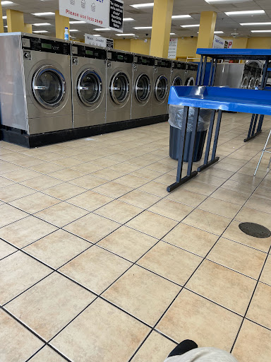 Laundromat «Silver Hill Coin Laundry», reviews and photos, 5805 Silver Hill Rd, District Heights, MD 20747, USA