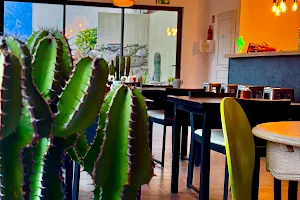 Le Moot Vermuteria Bar Tapas de Cactus image
