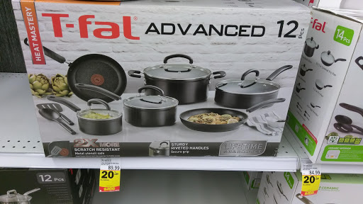 Grocery Store «Meijer», reviews and photos, 13000 Middlebelt Rd, Livonia, MI 48150, USA