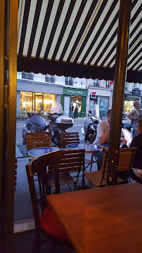 Atmosphère du Restaurant français Un Zèbre à Montmartre à Paris - n°12
