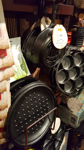 American Restaurant «Cracker Barrel Old Country Store», reviews and photos, 1301 League Line Rd, Conroe, TX 77304, USA