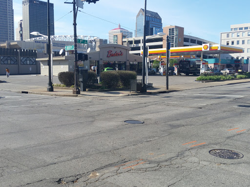 Convenience Store «Baders Food Mart», reviews and photos, 300 S 1st St, Louisville, KY 40202, USA