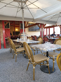 Atmosphère du Restaurant Café de la Gare 1900 à Saint-André-de-Cubzac - n°2