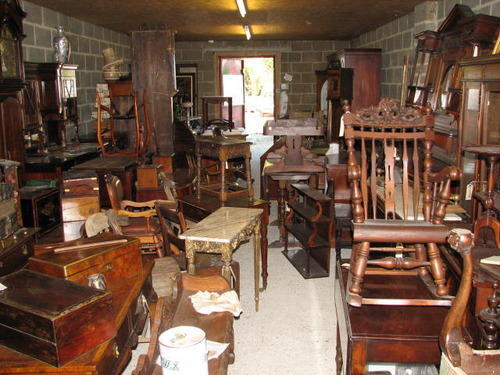 Old Furniture Buyer Dismantling Vendor