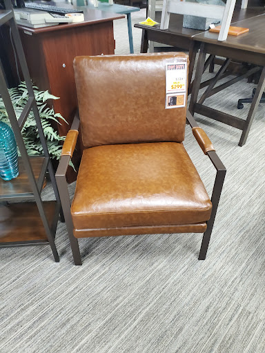 Furniture Store «Furniture On Consignment», reviews and photos, 4506 E 13th St N, Wichita, KS 67208, USA