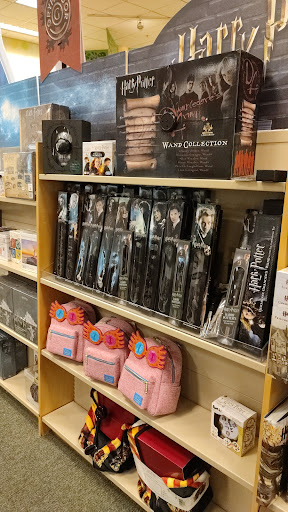 Book Store «Barnes & Noble Booksellers The Parks at Arlington Mall», reviews and photos, 3881 S Cooper St #2027, Arlington, TX 76015, USA