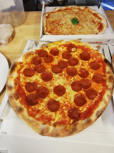 Anmeldelser af Casa Mia i Rønne - Pizza