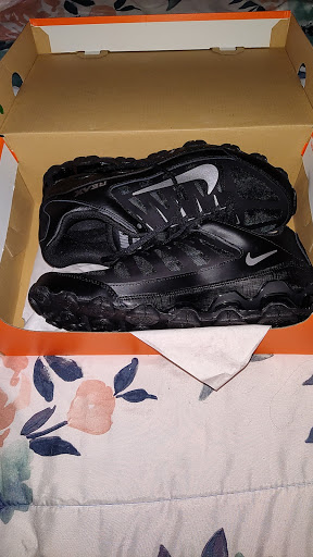 Shoe Store «Shoe Carnival», reviews and photos, 2500 E Beltline Ave SE, Grand Rapids, MI 49546, USA