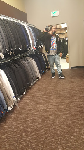 Shopping Mall «Powell Street Plaza Shopping Center», reviews and photos, 5795 Christie Ave, Emeryville, CA 94608, USA