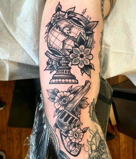 Tattoo Shop «Illuminati Tattoo», reviews and photos, 52 Front St, Santa Cruz, CA 95060, USA