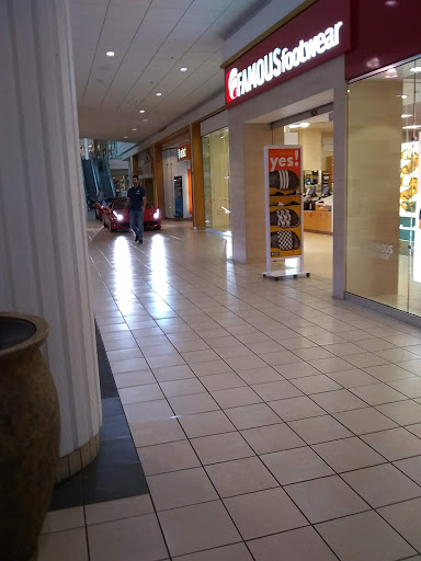 Shopping Mall «Stratford Square Mall», reviews and photos, 152 Stratford Dr, Bloomingdale, IL 60108, USA