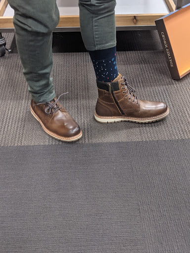 Shoe Store «DSW Designer Shoe Warehouse», reviews and photos, 1900 E Rio Salado Pkwy, Tempe, AZ 85281, USA