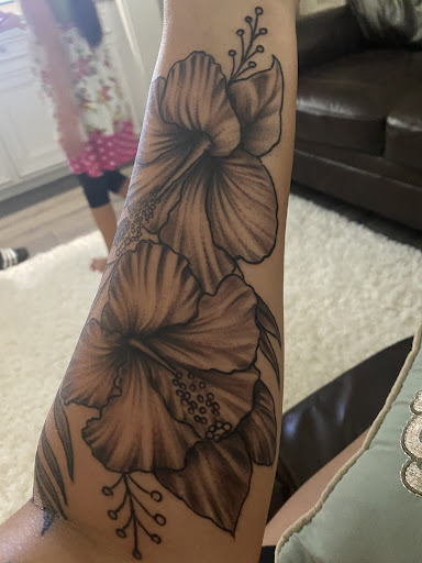 Tattoo Shop «Bloodline Tattoos», reviews and photos, 3304 Auburn St, Houston, TX 77017, USA