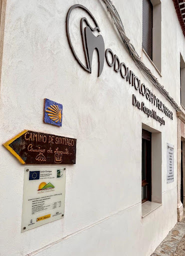 CLINICA DENTAL Y DE FISIOTERAPIA RAQUEL MORAGÓN en Chinchilla de Montearagón, Albacete
