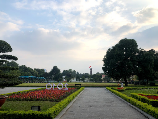 Romantic outings in Hanoi