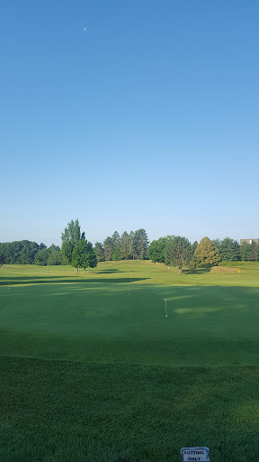 Golf Course «Unicorn Golf Course», reviews and photos, 460 William St, Stoneham, MA 02180, USA