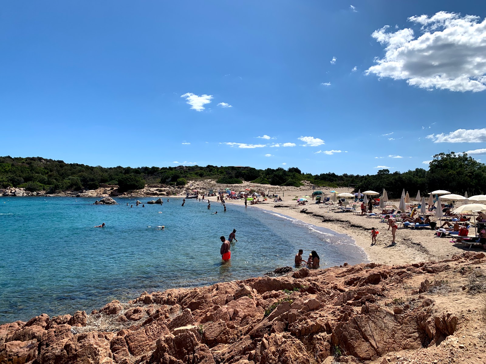 Zdjęcie Spiaggia Grande Baia położony w naturalnym obszarze