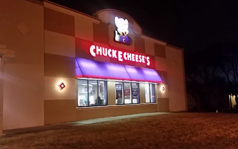 Chuck E. Cheese image