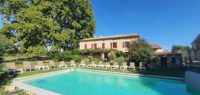 Votre Maison de Vacances SARL à Montélimar