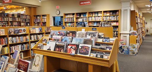 Book Store «Schuler Books & Music», reviews and photos, 2660 28th St SE, Grand Rapids, MI 49512, USA