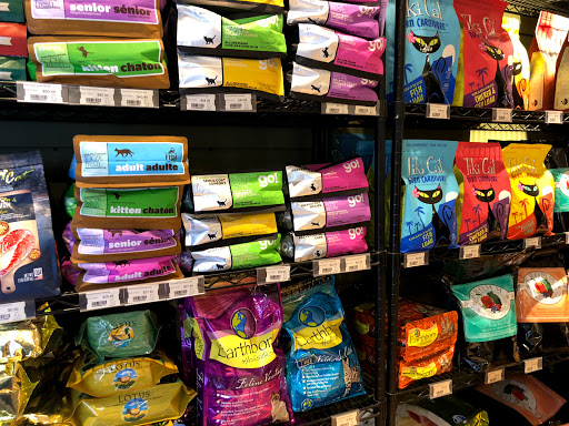 Pet Supply Store «Brookside Barkery & Bath», reviews and photos, 118 W 63rd St, Kansas City, MO 64113, USA