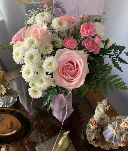 Florist «Washington Florist Inc», reviews and photos, 565 Broad St, Newark, NJ 07102, USA
