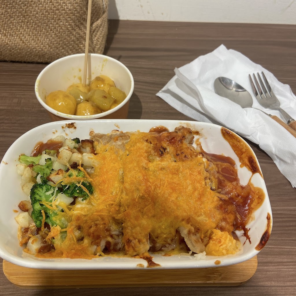 茶緣小冰室 下午茶 港式飲料店 楊枝甘露 拌麵 點心 蒸飯 菠蘿油 x 冰淇淋麻糬工作室 的照片