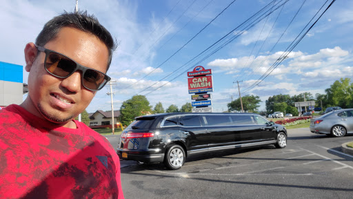 Car Wash «Foam & Wash Car Wash, Dog Wash & Laundromat», reviews and photos, 1520 U.S. 9, Wappingers Falls, NY 12590, USA