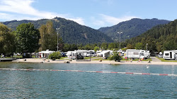 Zdjęcie Seebad Ossiacher See z prosta linia brzegowa