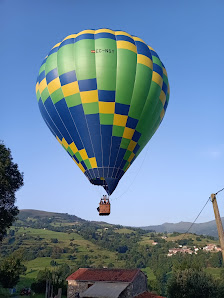 Volar en globo en Cantabria.Ikaro globos. Viaje en globo. Paseos en globo. Campo de fútbol, 39696 Selaya, Cantabria, España