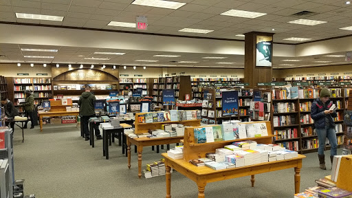 Book Store «Barnes & Noble», reviews and photos, 7020 Valley Creek Rd, Woodbury, MN 55125, USA
