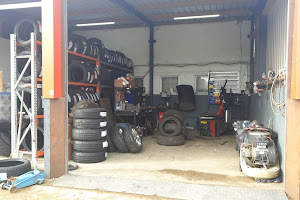 Q C Tyres & Farm Supplies