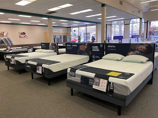 Mattress Firm Emeryville Powell Street Plaza image