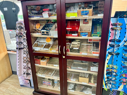 Tobacco Shop «Smoke Hut Smoke Shop», reviews and photos, 11902 Blue Ridge Boulevard g, Grandview, MO 64030, USA
