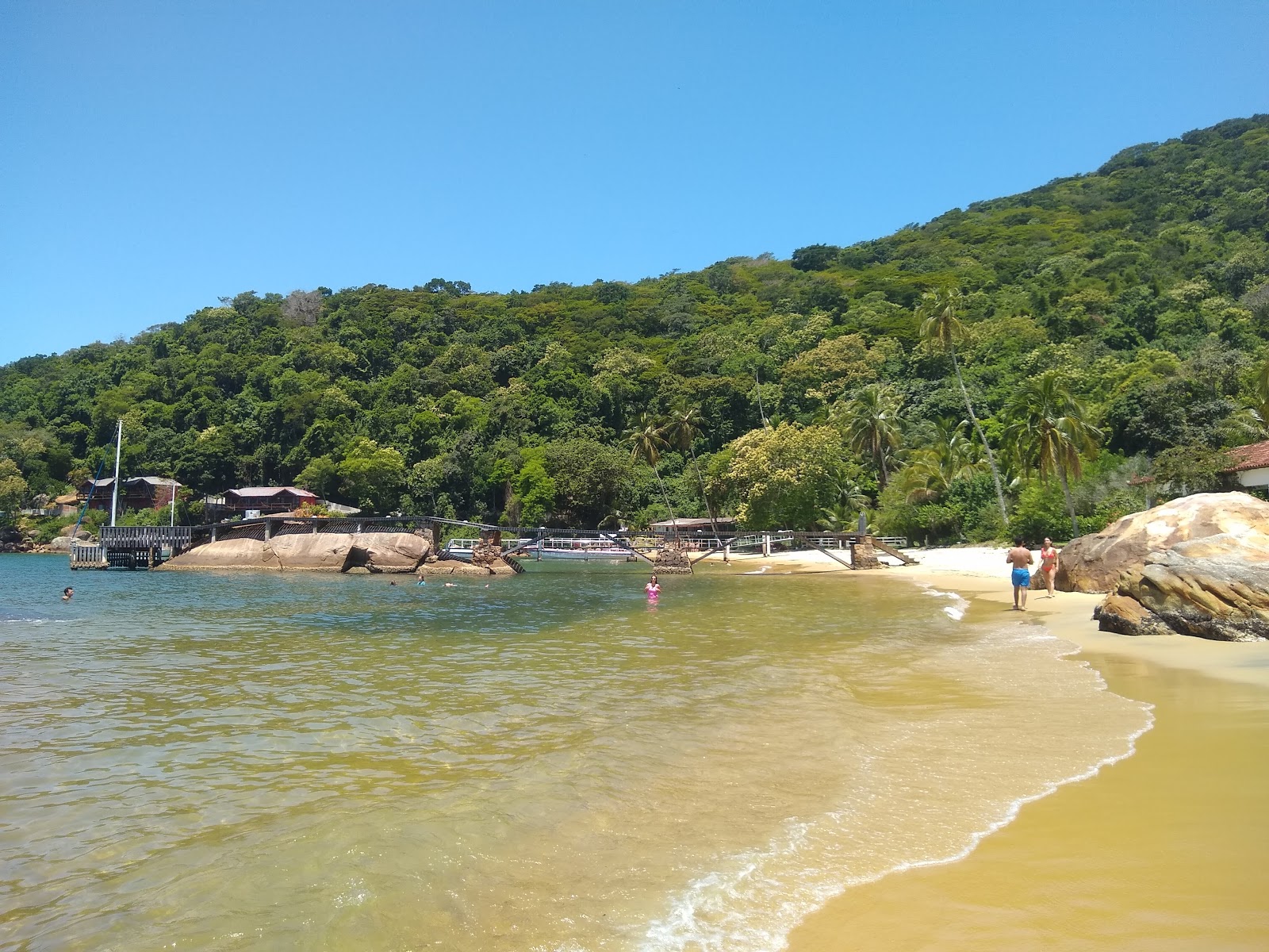 Valokuva Praia de Camirangaista. puhtaustasolla korkea